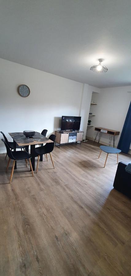 Beau T2 En Centre Ville Avec Place De Parking Auto Velo Блоа Екстериор снимка